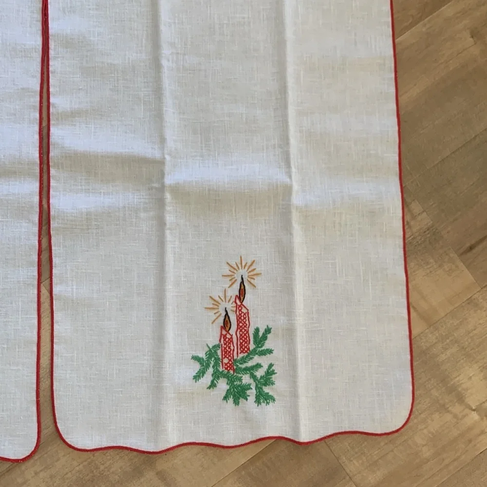 Set of 2 Handmade Christmas Decorative Towels and 4 Napkins